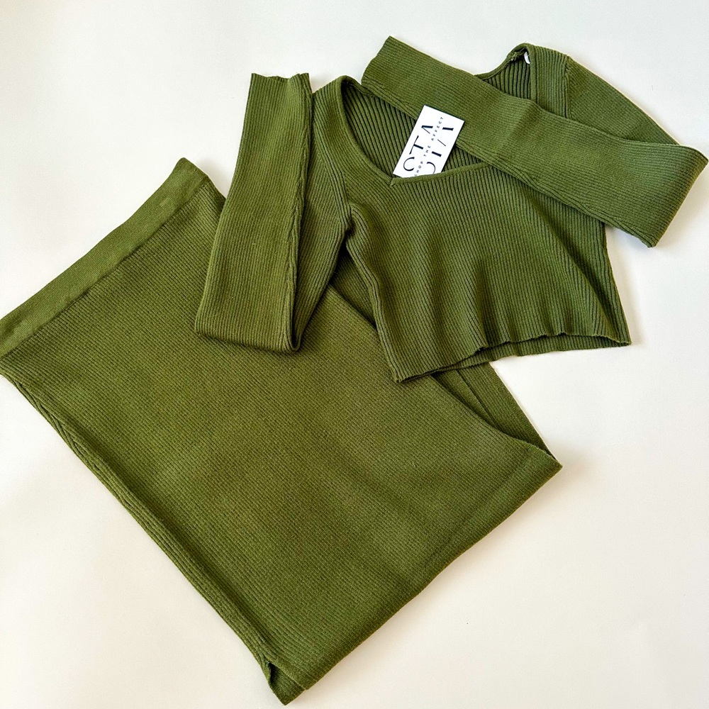 Green Cozy Set Crop Top & Skirt